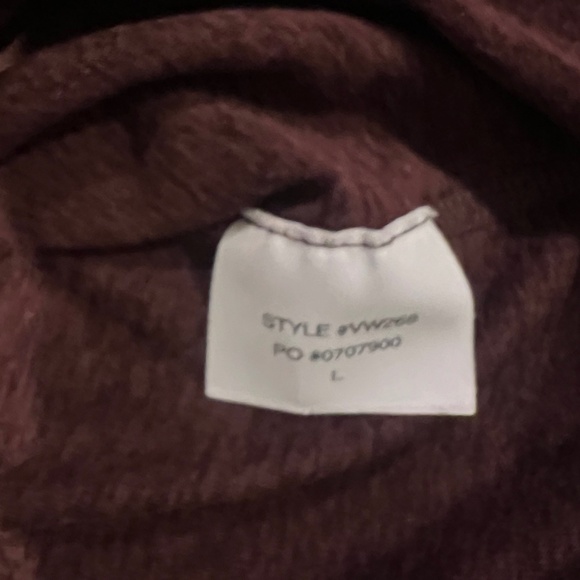 Vuori Women's Set in Ruby Heather - Picture 5 of 12